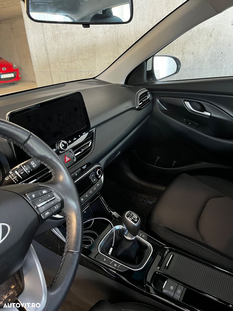 Hyundai i30 1.5 96CP M/T Highway - 17