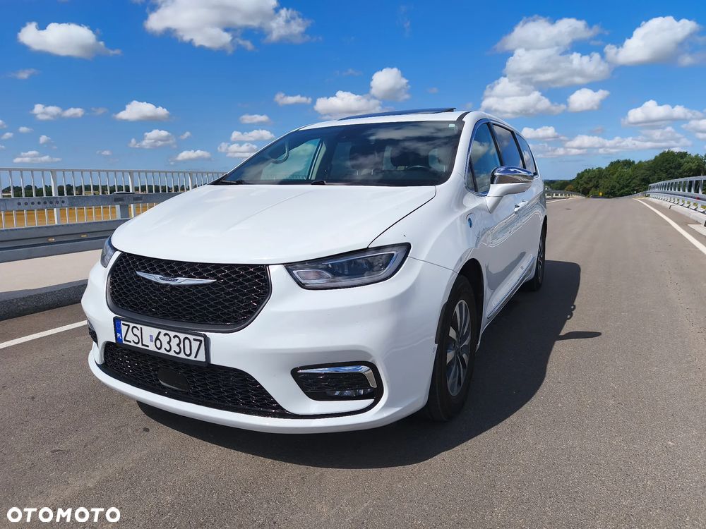 Chrysler Pacifica - 2
