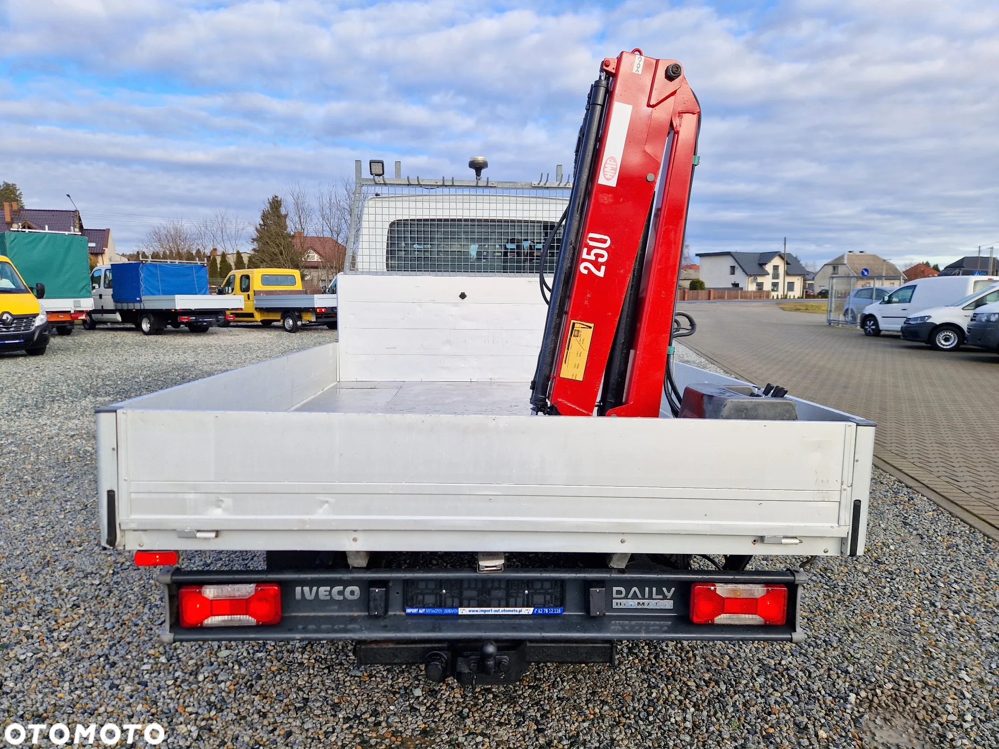 Iveco 35C17 3,0 HPI 170 KONNA DOKA 7 OSOBOWA BRYGADÓWKA 96T/KM PRZEBIEGU GWARANCJA HDS HMF 1670KG UDŻWIGU 3,3M SKRZYNIA BLIŻNIAKI DO 3,5T - 5