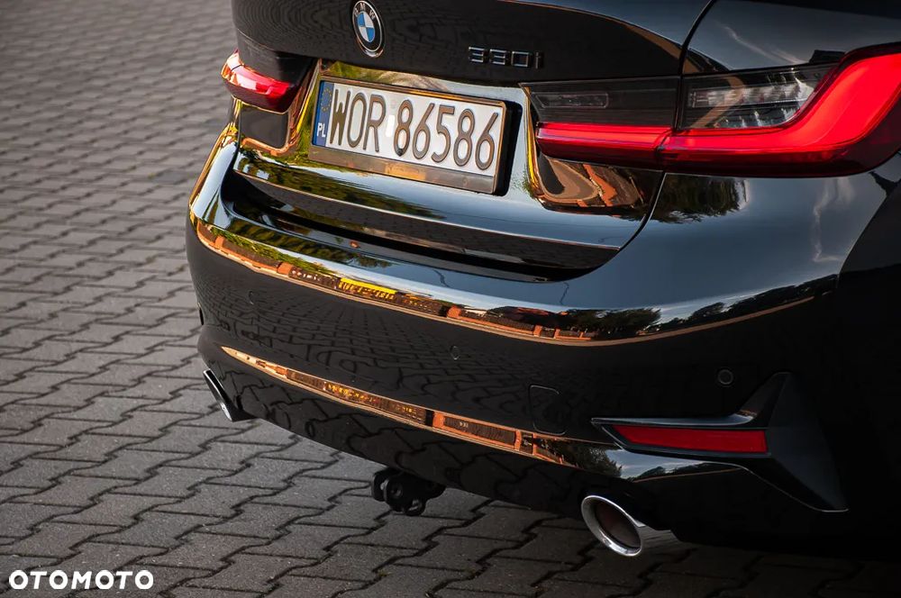 BMW Seria 3 330i Sport Line sport - 16