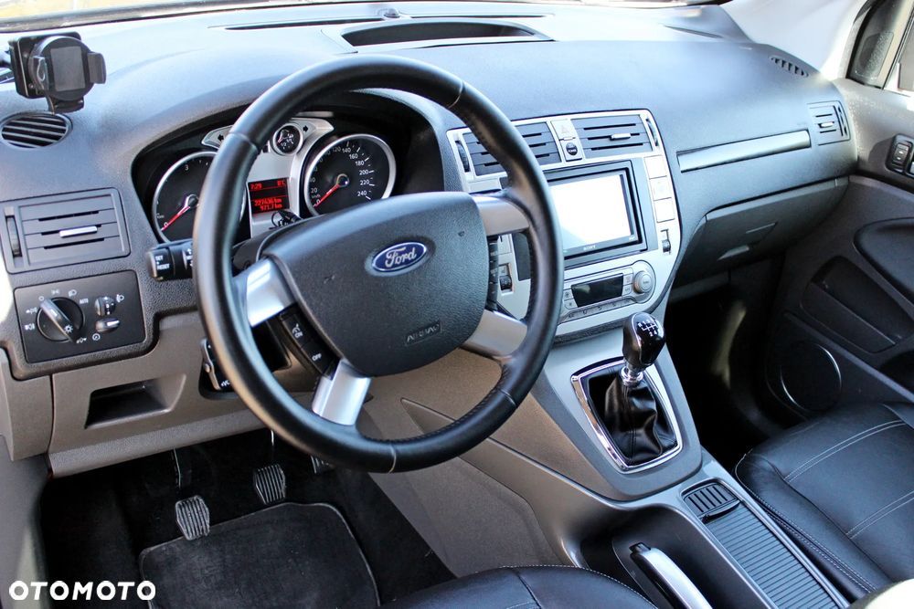 Ford Kuga 2.0 TDCi 2x4 Titanium - 27