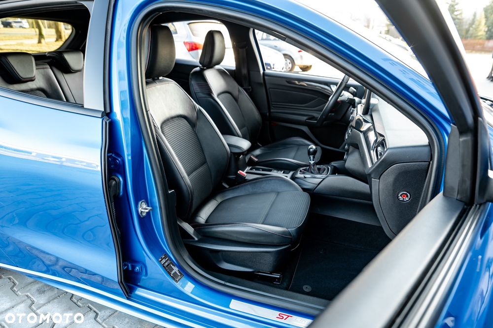 Ford Focus 1.0 EcoBoost Start-Stopp-System ST-LINE - 22