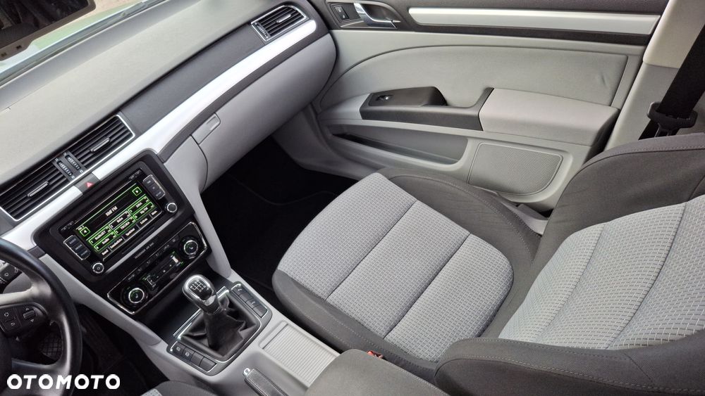 Skoda Superb 2.0 TDI PD Ambition - 23