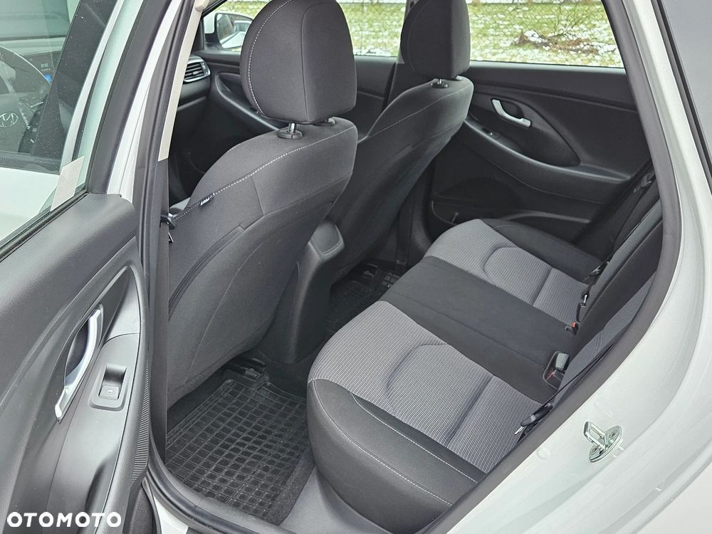 Hyundai i30 1.5 DPI Classic + - 14