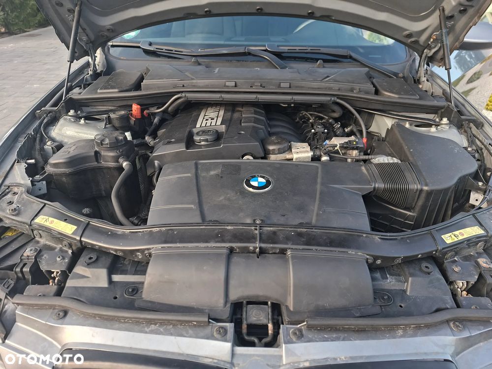 BMW Seria 3 320i - 15