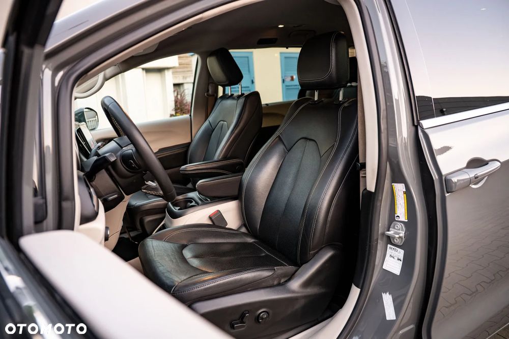 Chrysler Pacifica - 9