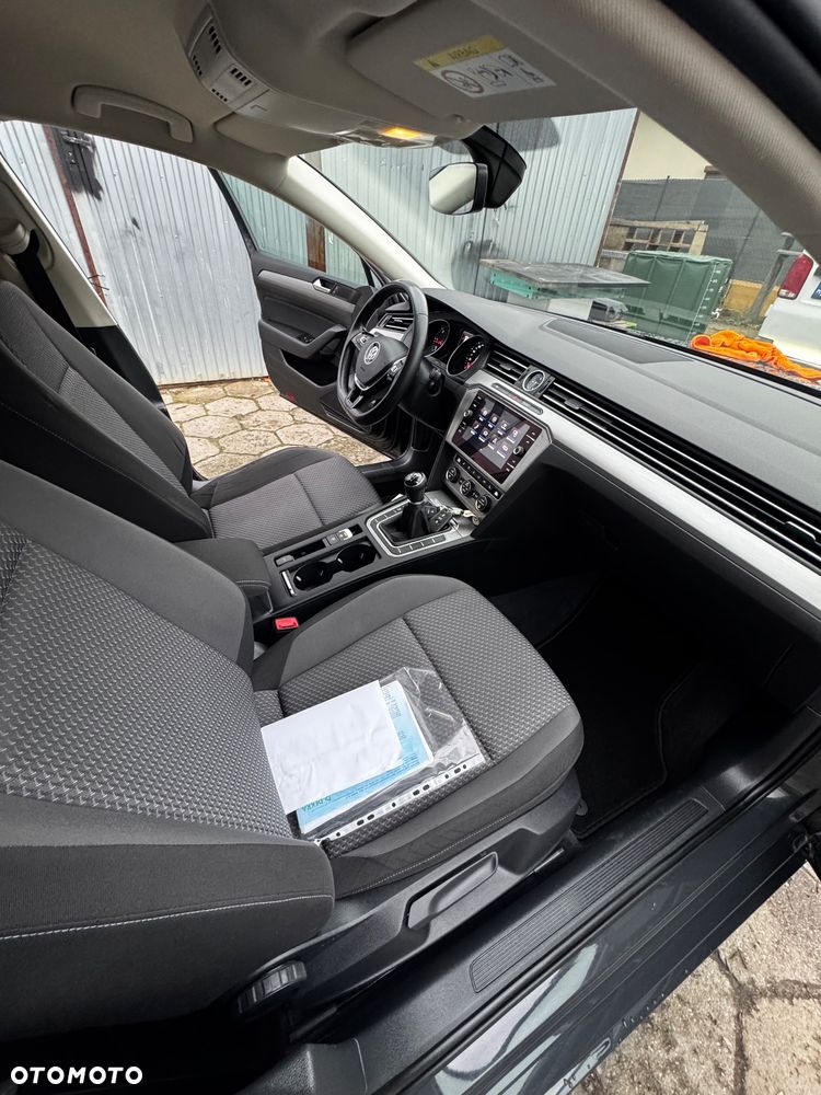 Volkswagen Passat 1.6 TDI (BlueMotion Technology) Comfortline - 38