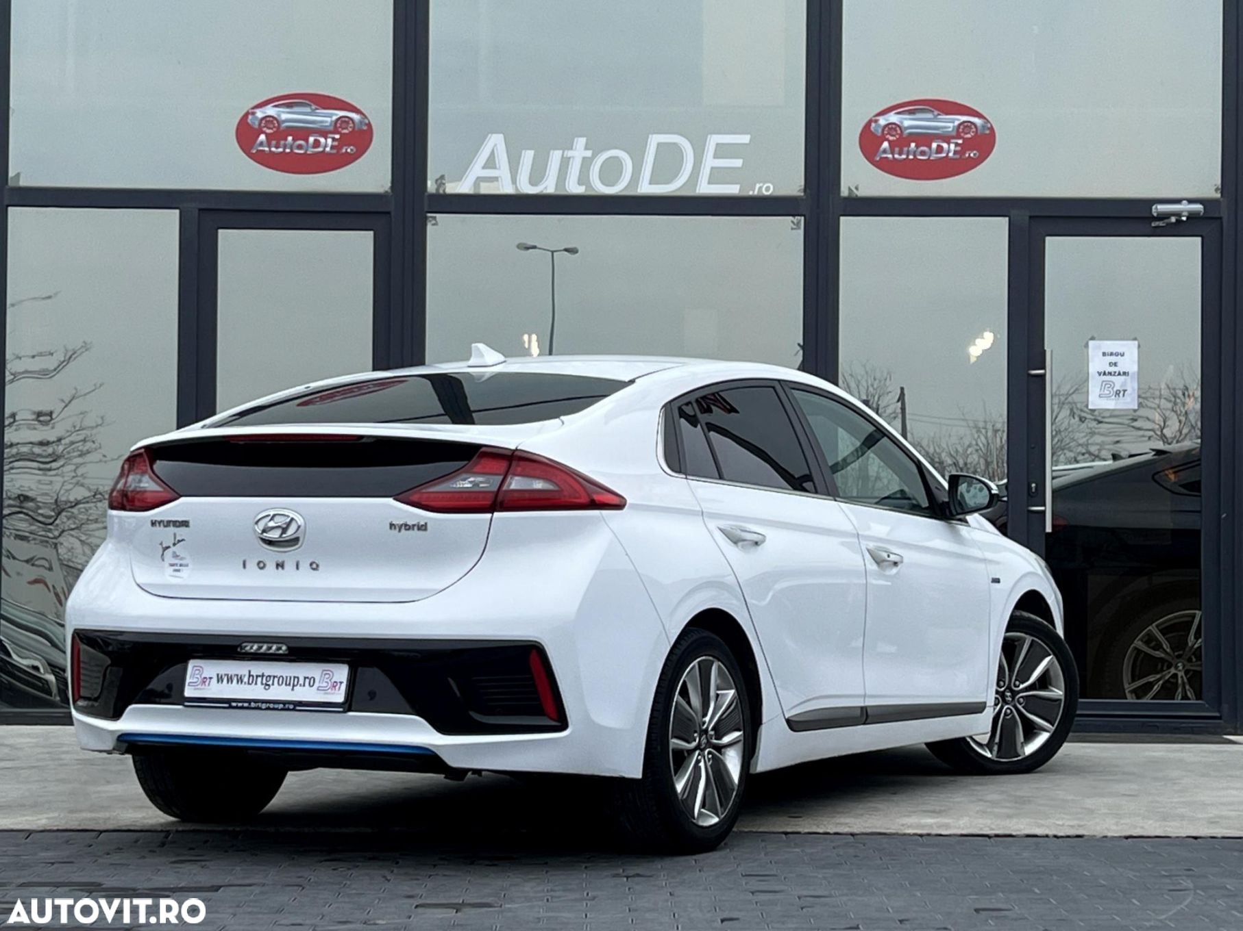 Hyundai IONIQ - 4