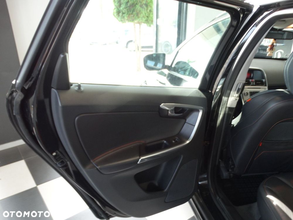 Volvo XC 60 - 25