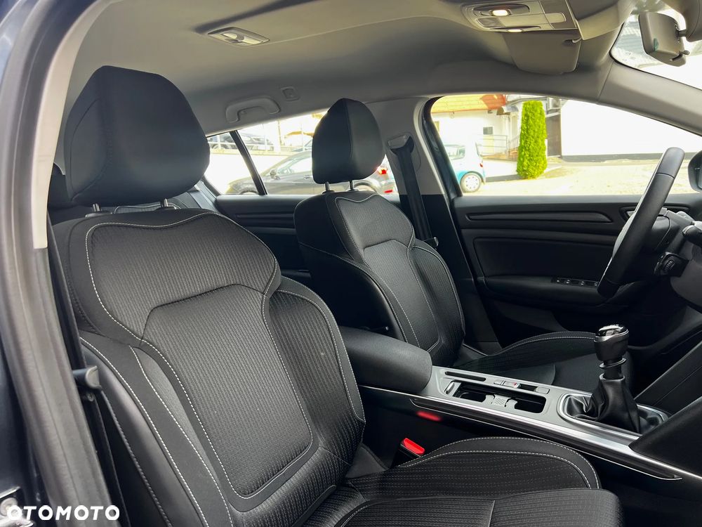 Renault Megane TCe 140 GPF BUSINESS EDITION - 19