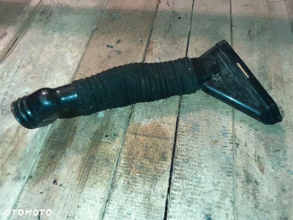 Mercedes Rura Dolot Powietrza Prawy OM642