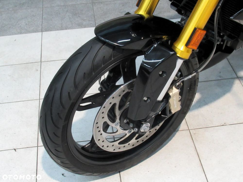 BMW G - 22