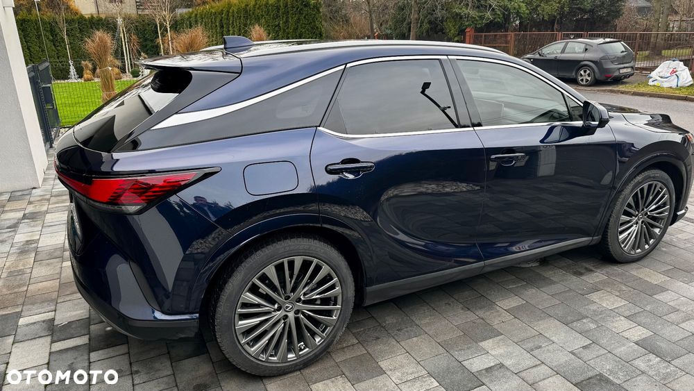 Lexus RX 450h+ Omotenashi - 4