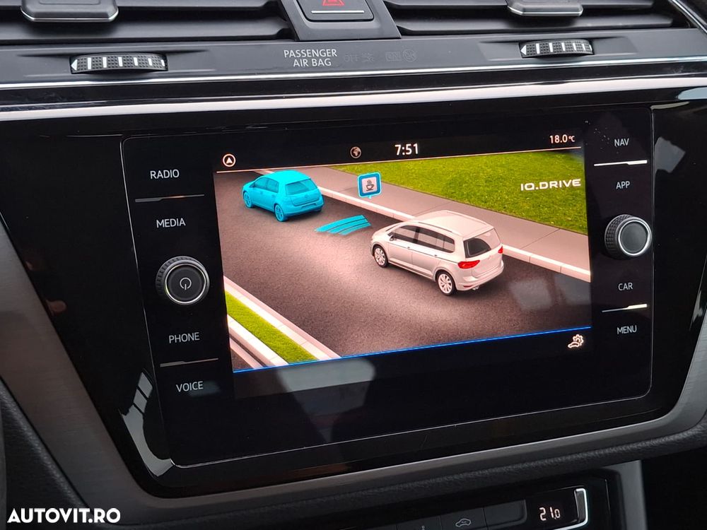 Volkswagen Touran - 23