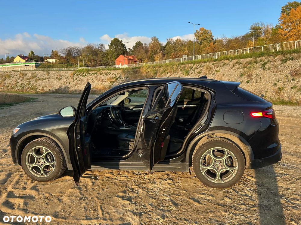 Alfa Romeo Stelvio - 8