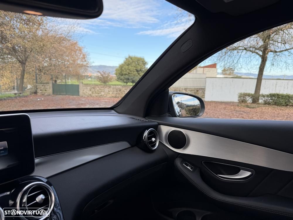 Mercedes-Benz GLC 220 d Coupe 4Matic 9G-TRONIC AMG Line - 23