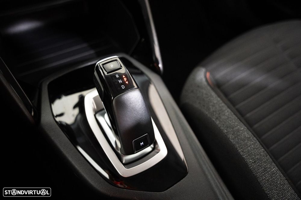 Peugeot 2008 1.2 PureTech Active EAT8 - 17