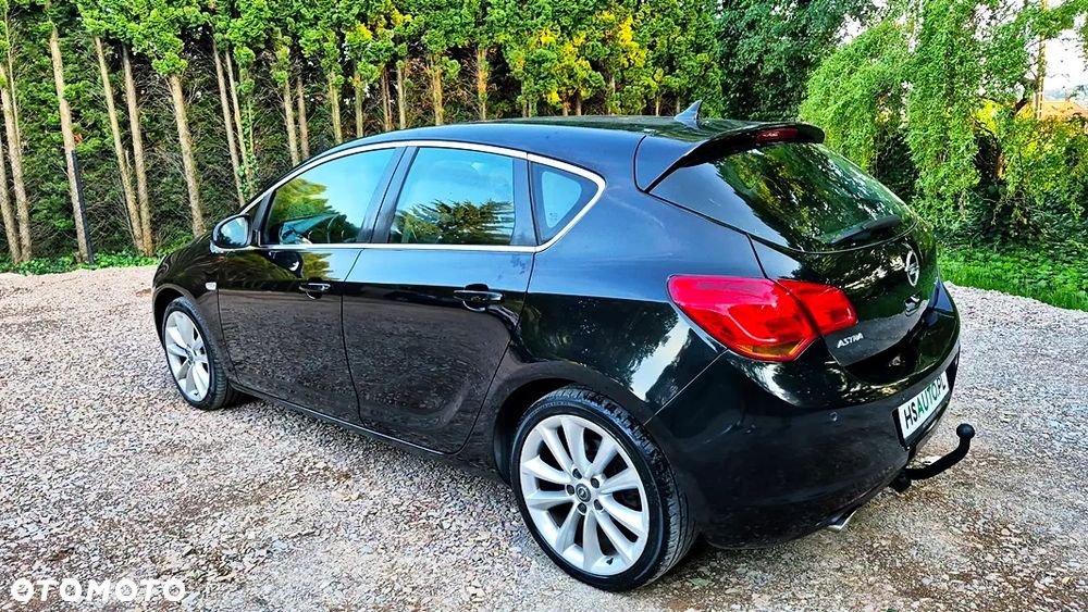 Opel Astra 1.6 Turbo Edition - 17