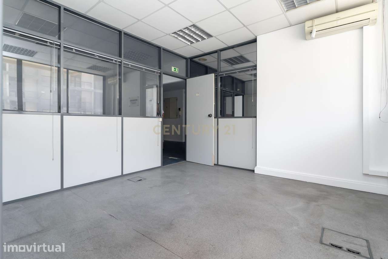 ESPAÇO COMERCIAL/SERVIÇOS com 311m2, para venda, no centro do Prior Ve - Grande imagem: 5/51