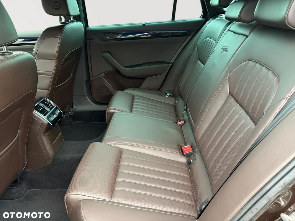 Skoda Superb 2.0 TDI 4x4 DSG L&K - 30
