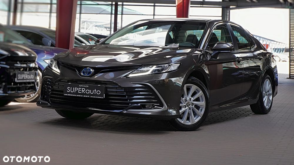Toyota Camry - 5