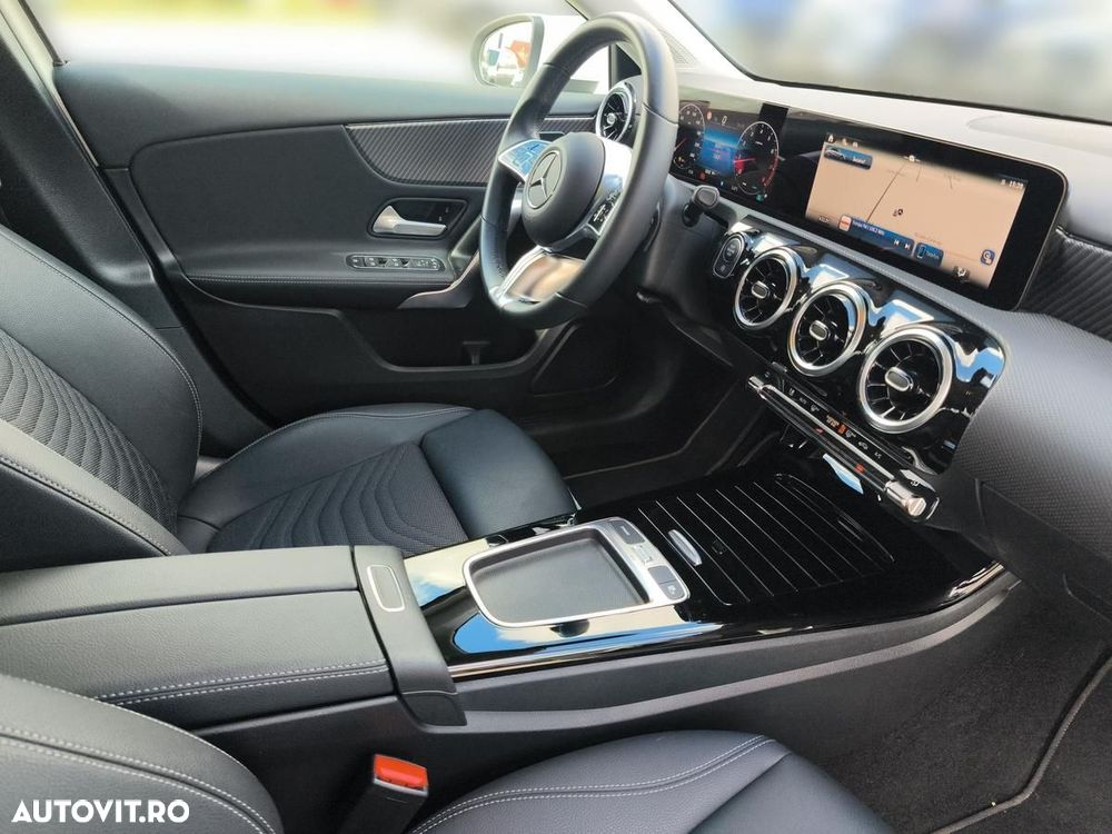 Mercedes-Benz A 220 Sedan 4Matic MHEV 8G-DCT - 13