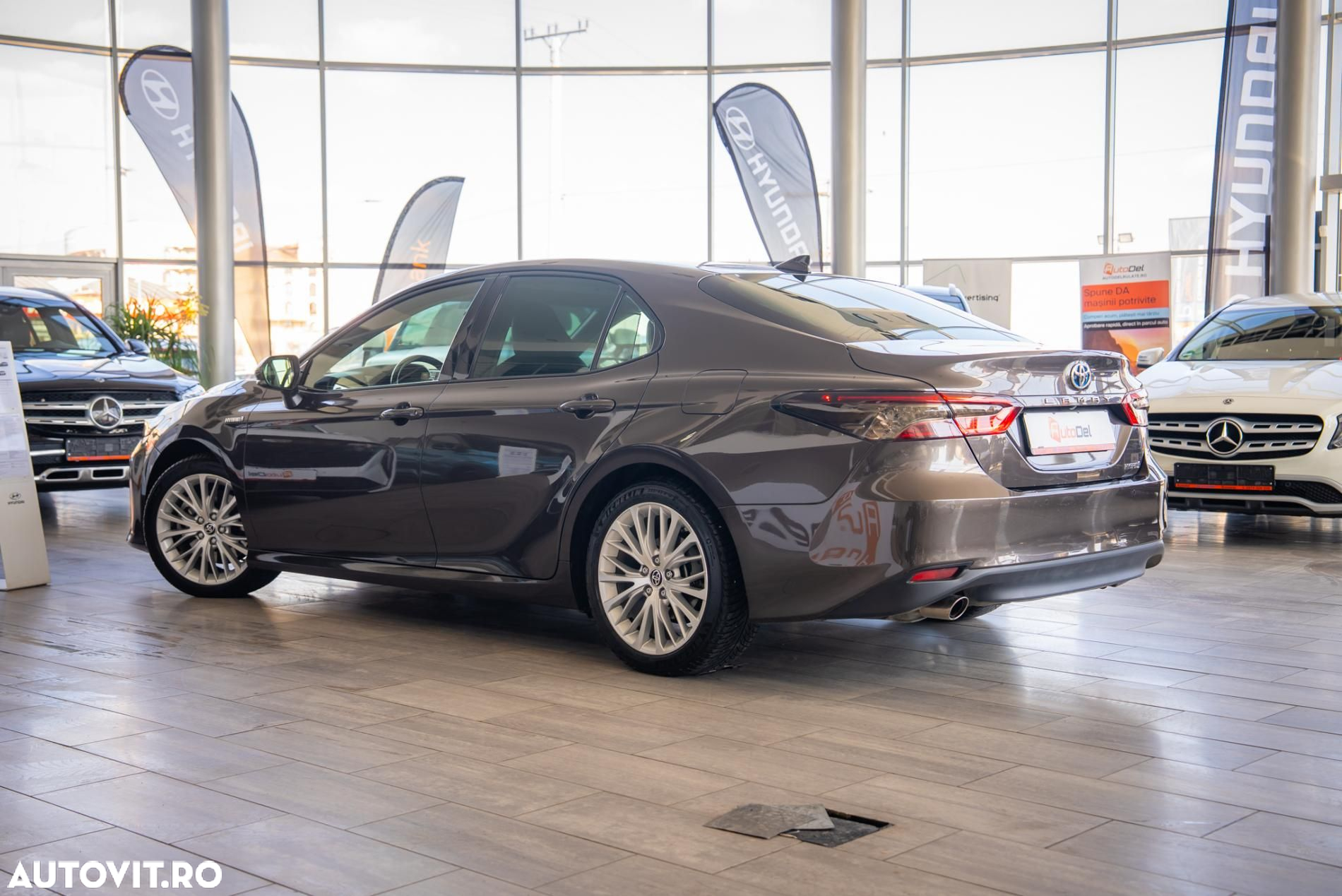 Toyota Camry 2.5 Hybrid Exclusive - 3