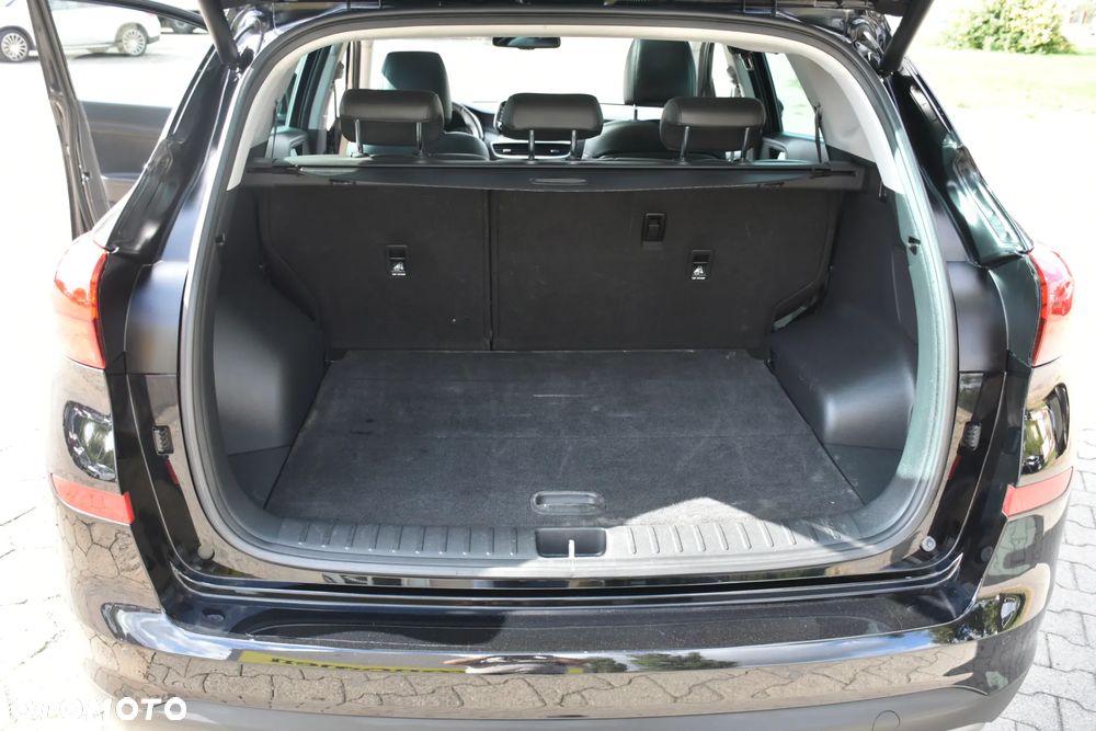 Hyundai Tucson 2.0 CRDI 4WD Automatik Premium - 24