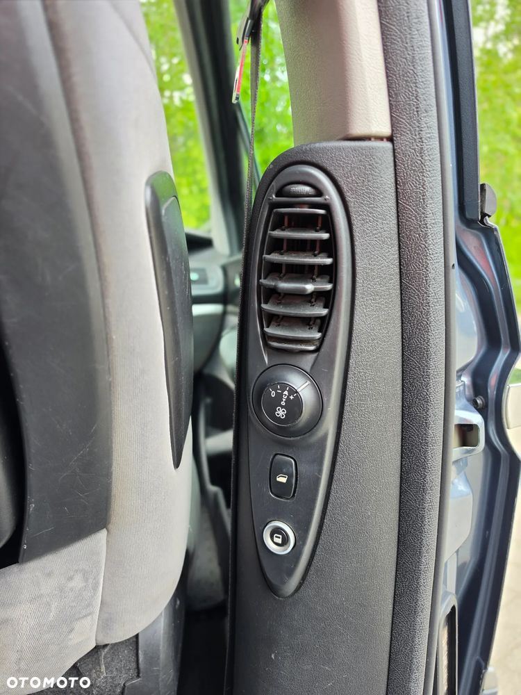 Peugeot 807 HDi 165 Automatik Allure - 18