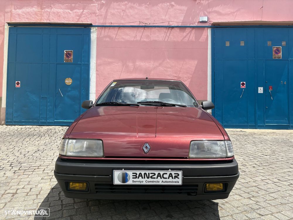 Renault 19 - 1