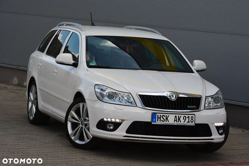 Skoda Octavia Combi 2.0 TSI RS - 1