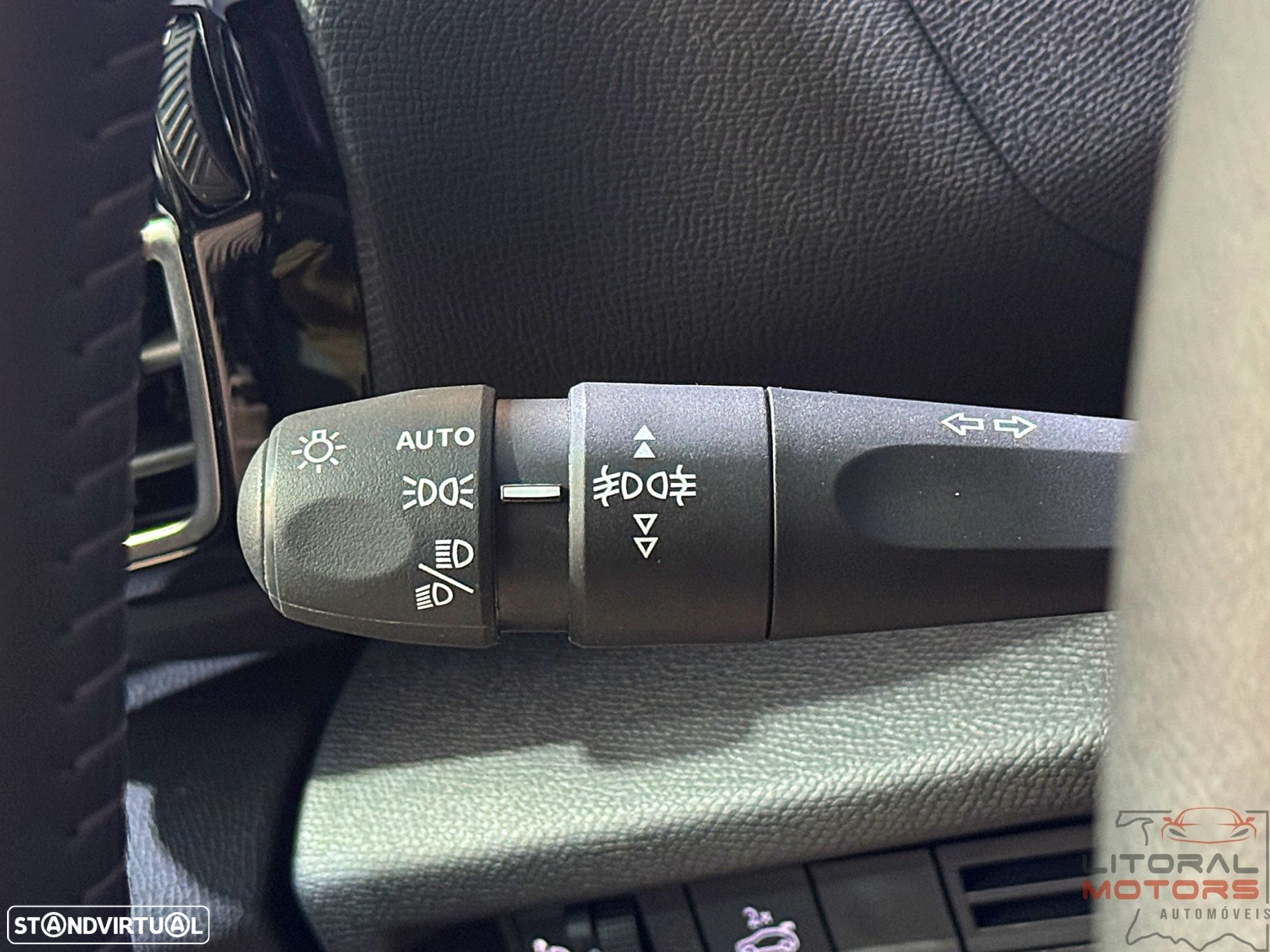 Citroën C4 X 1.2 PureTech Shine EAT8 - 23