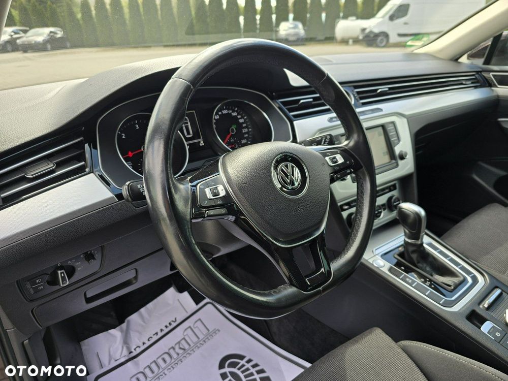 Volkswagen Passat - 15