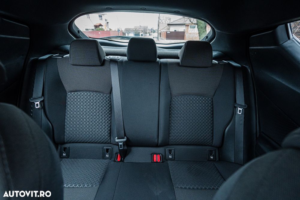 Toyota C-HR 1.8 HSD 4x2 CVT C-ult LED - 28