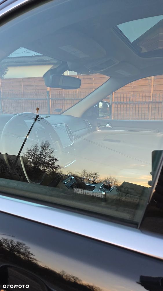 Jeep Grand Cherokee 5.7 V8 HEMI 4WD Automatik Overland - 28