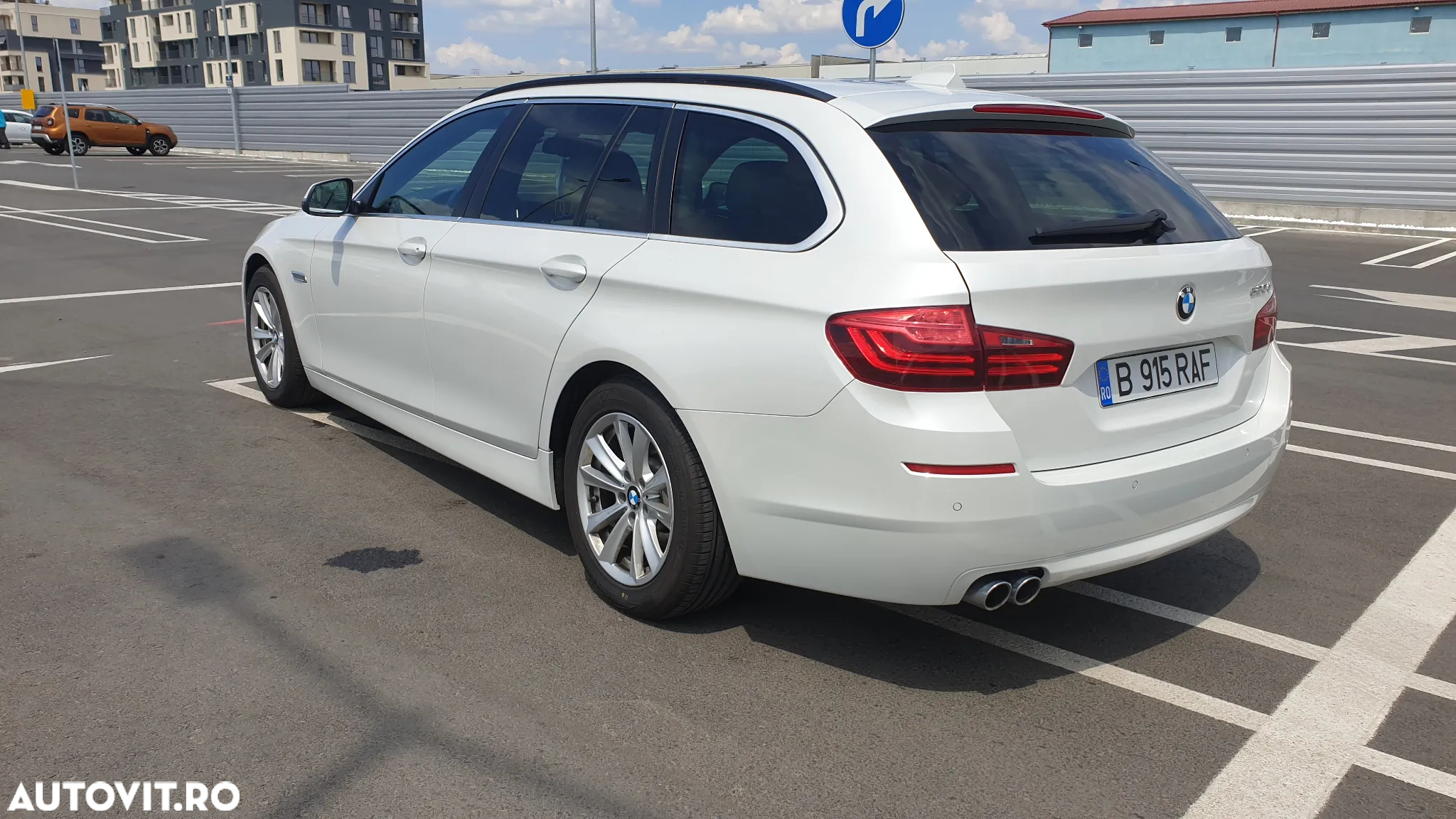 BMW Seria 5 520d Touring - 8