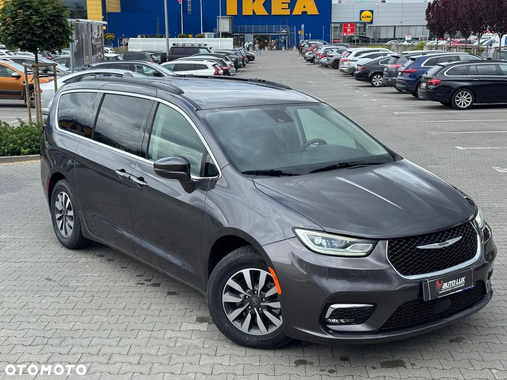 Chrysler Pacifica - 2