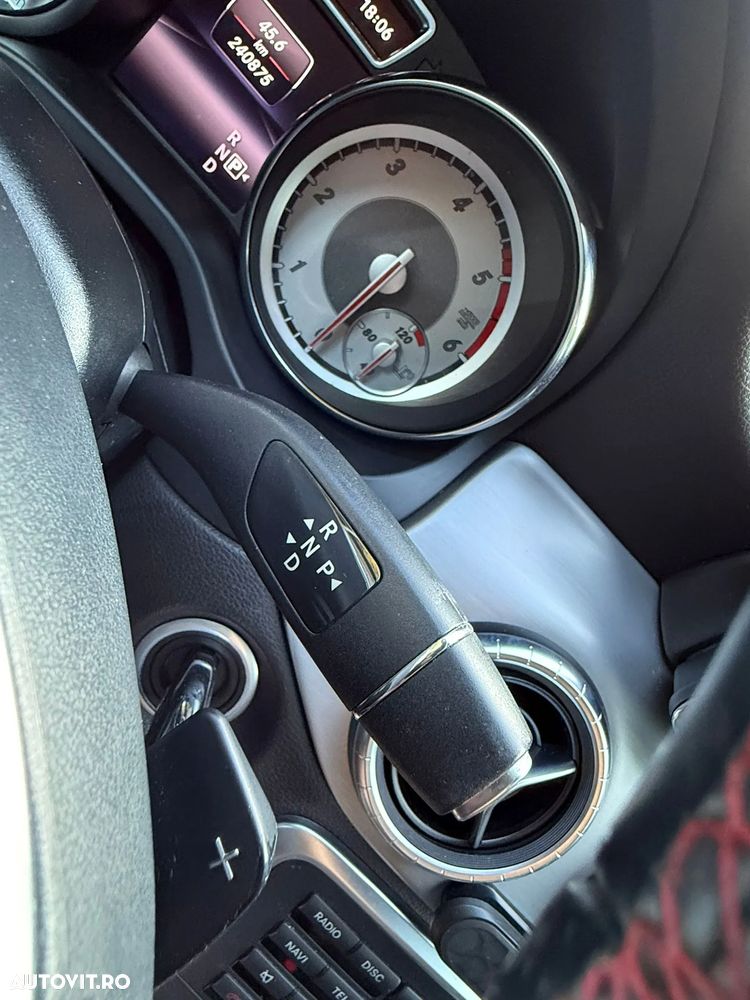 Mercedes-Benz CLA 220 CDI 7G-DCT AMG Line - 16