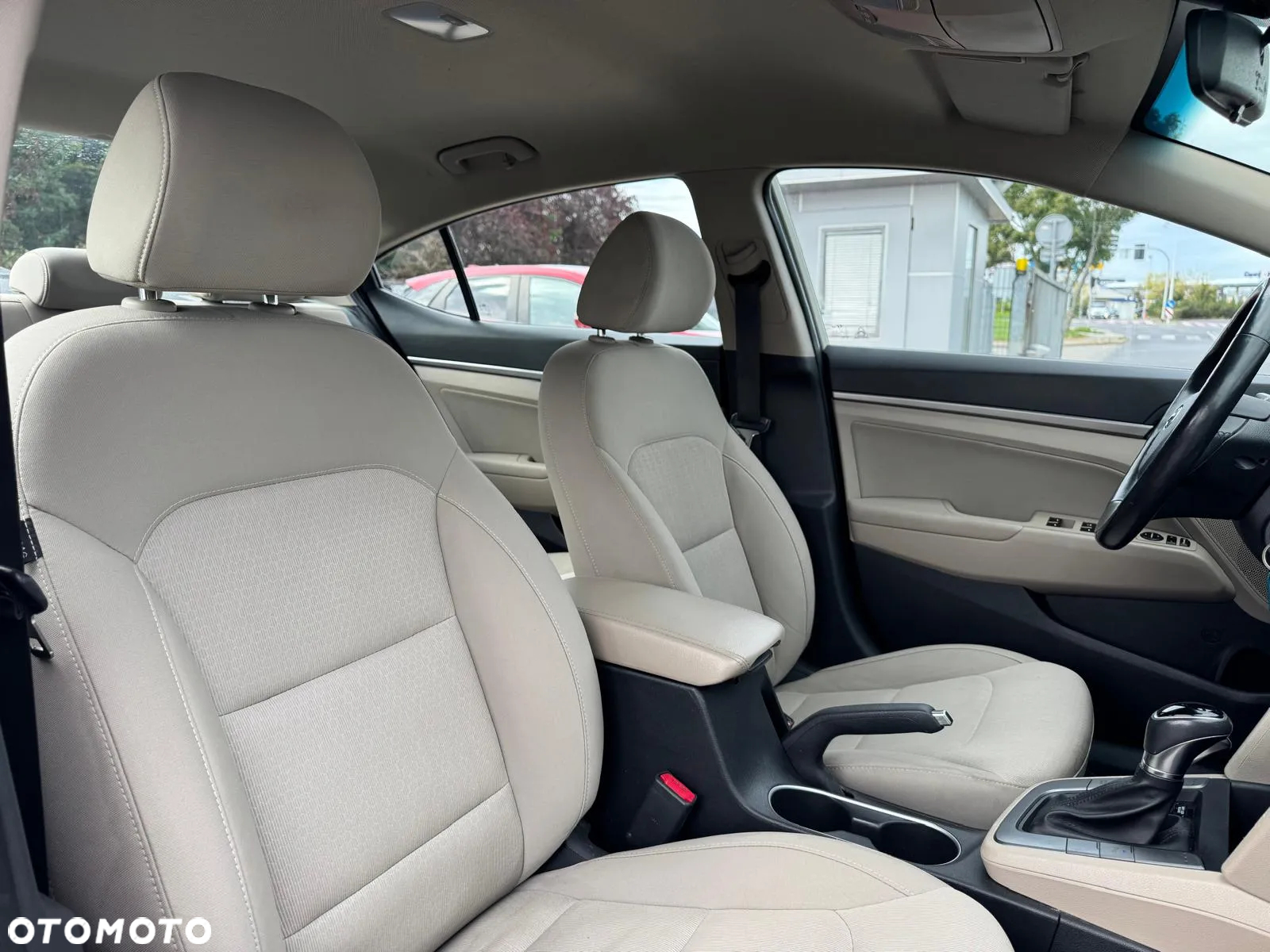 Hyundai Elantra 1.6 Style - 7