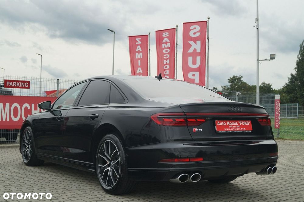 Audi S8 - 5