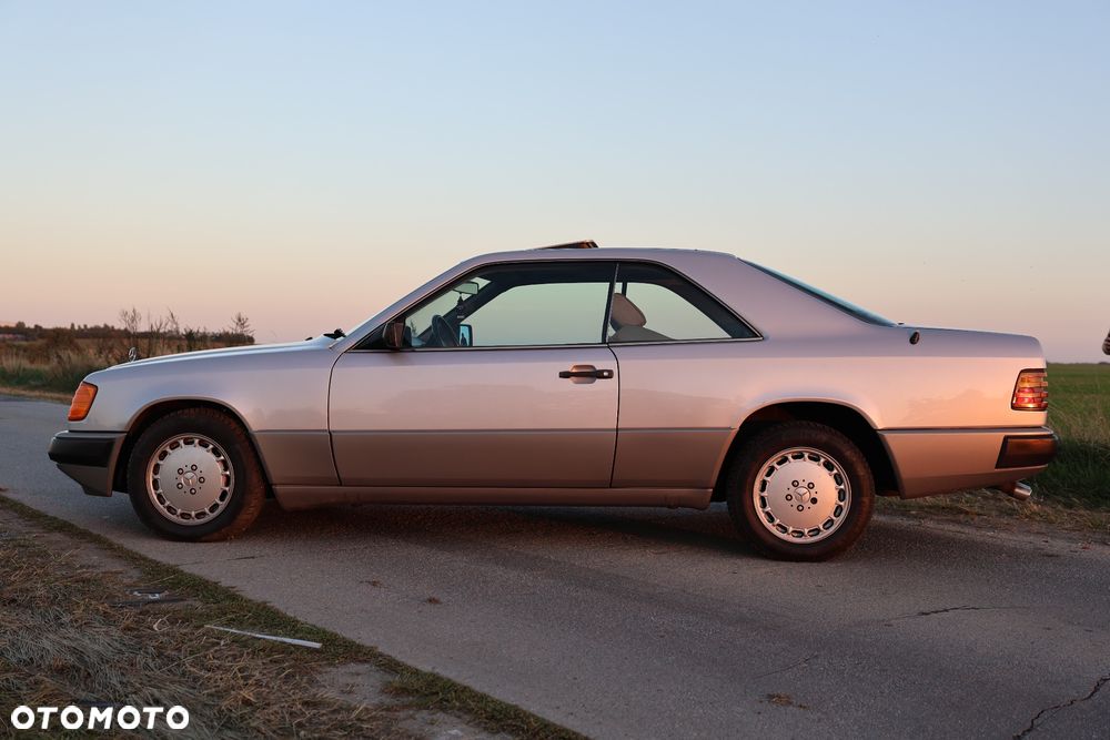 Mercedes-Benz W124 (1984-1993) - 11