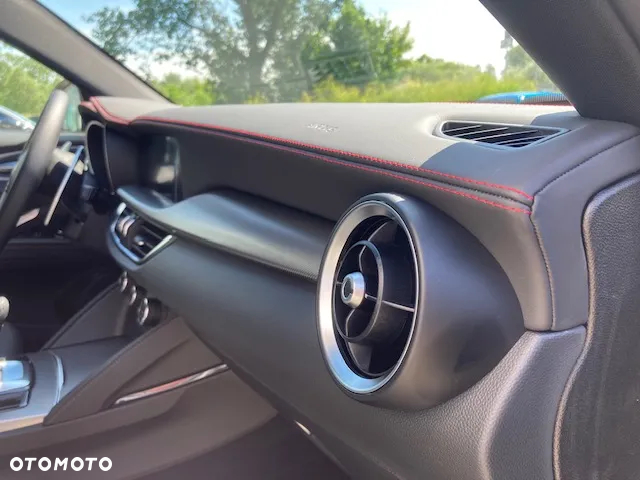 Alfa Romeo Stelvio 2.0 Turbo Tributo Italiano Q4 - 16