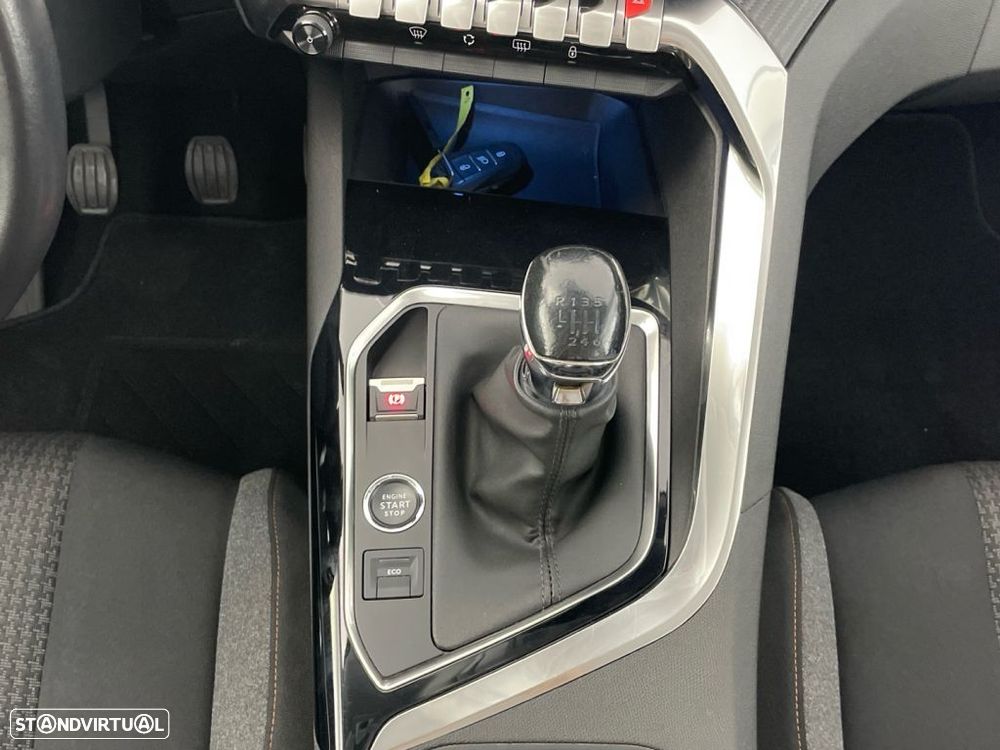 Peugeot 3008 1.2 PureTech Active Pack - 16