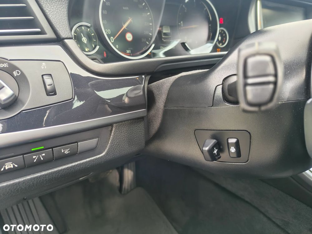 BMW Seria 5 525d xDrive Sport-Aut Luxury Line - 26