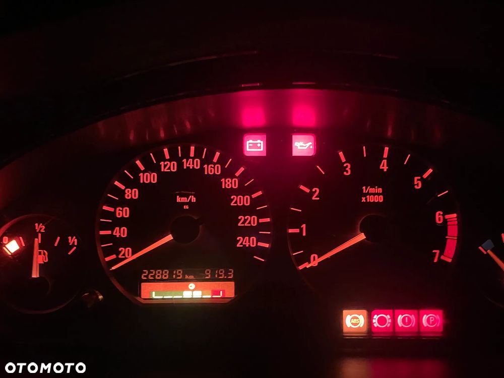 BMW Seria 3 316i - 13