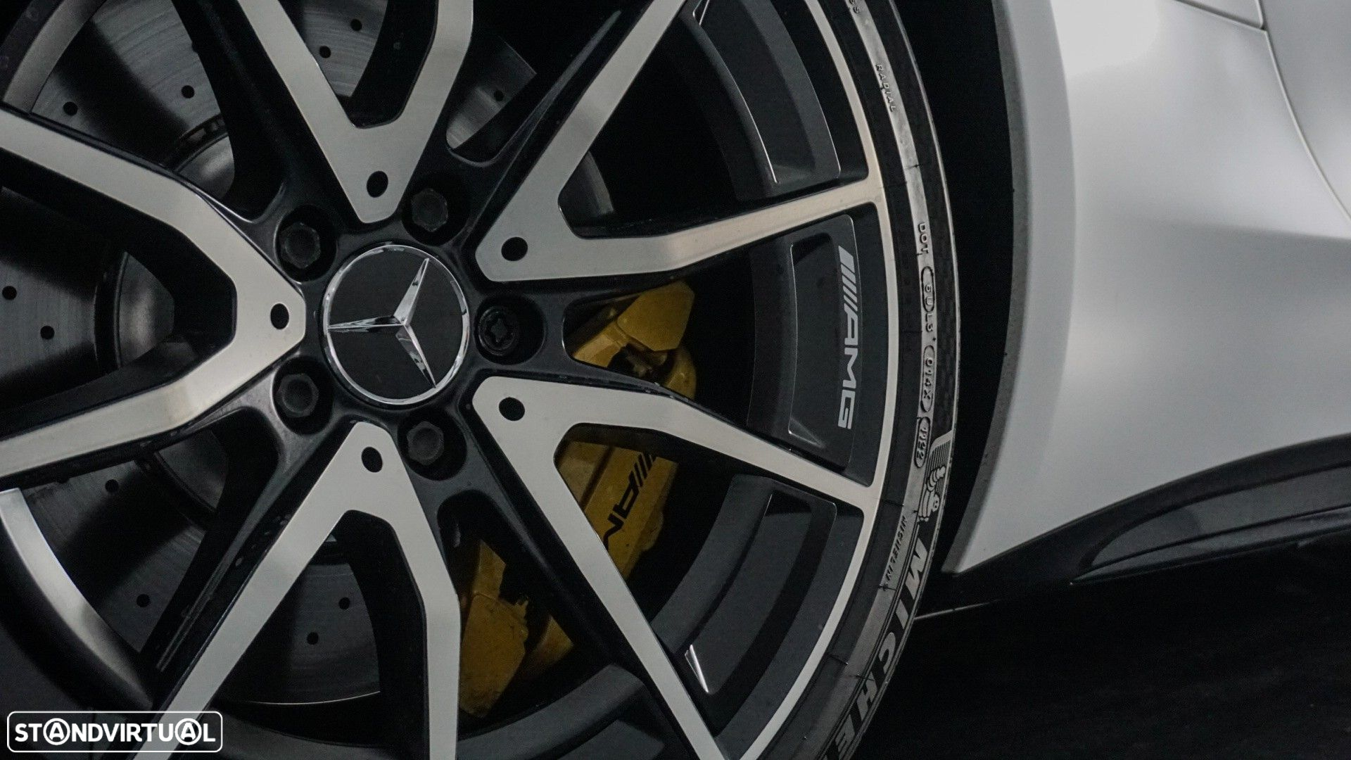 Mercedes-Benz SL 63 AMG - 41