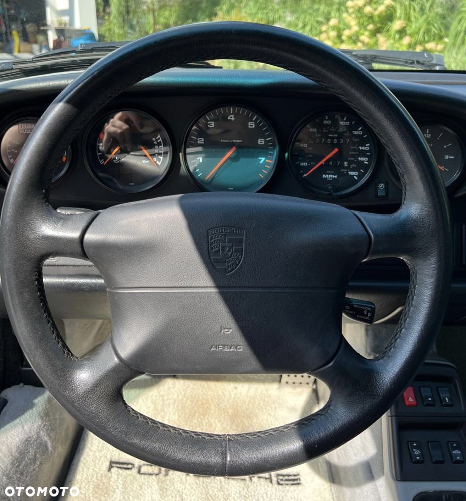 Porsche 911 Carrera - 13