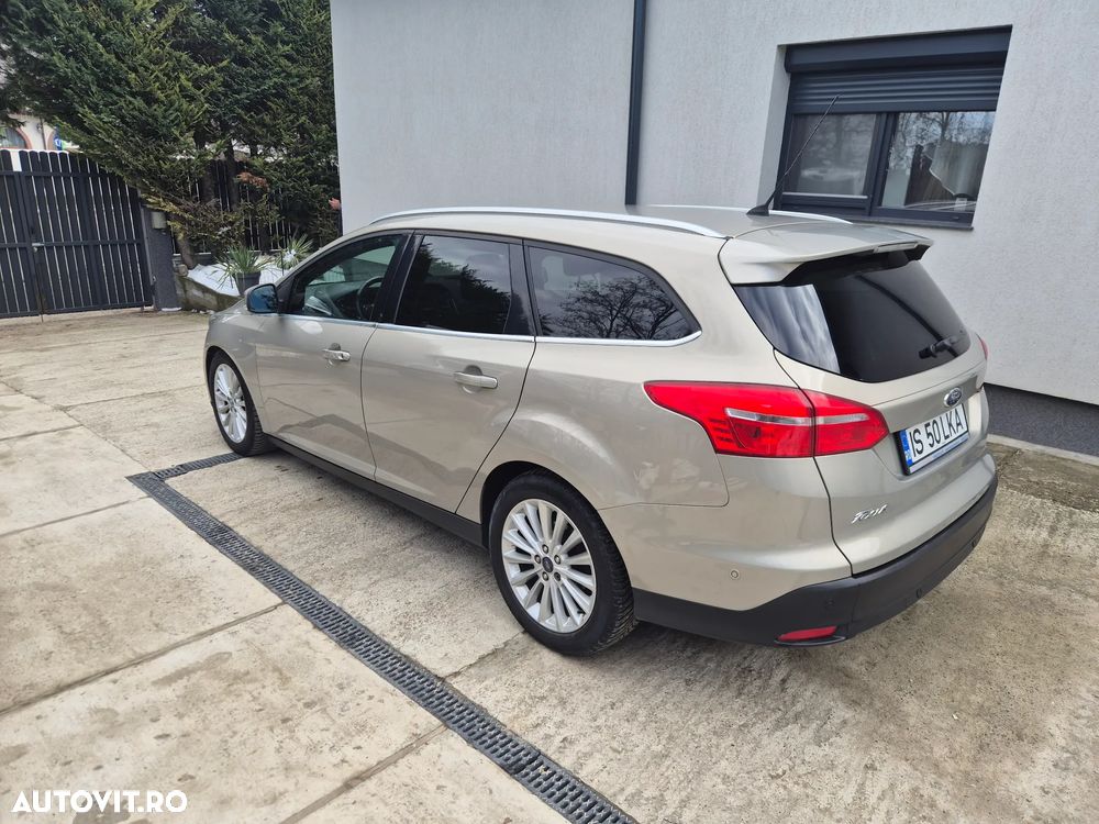 Ford Focus 2.0 TDCI Powershift Titanium - 6