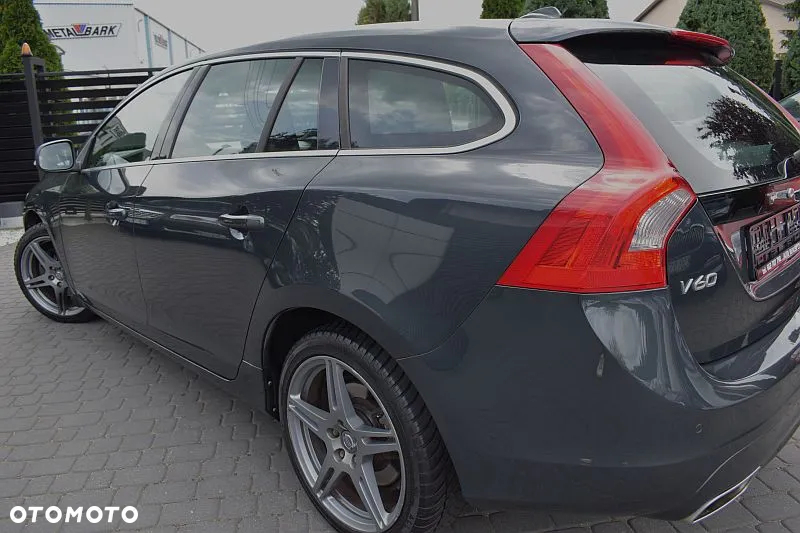Volvo V60 D4 Momentum - 28