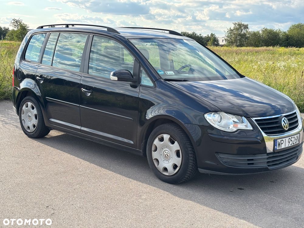 Volkswagen Touran - 11